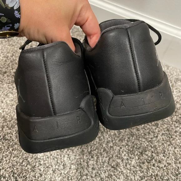 Nike Air Jordan 11 CMFT low in black anthracite, men's size 10 - Picture 6 of 15